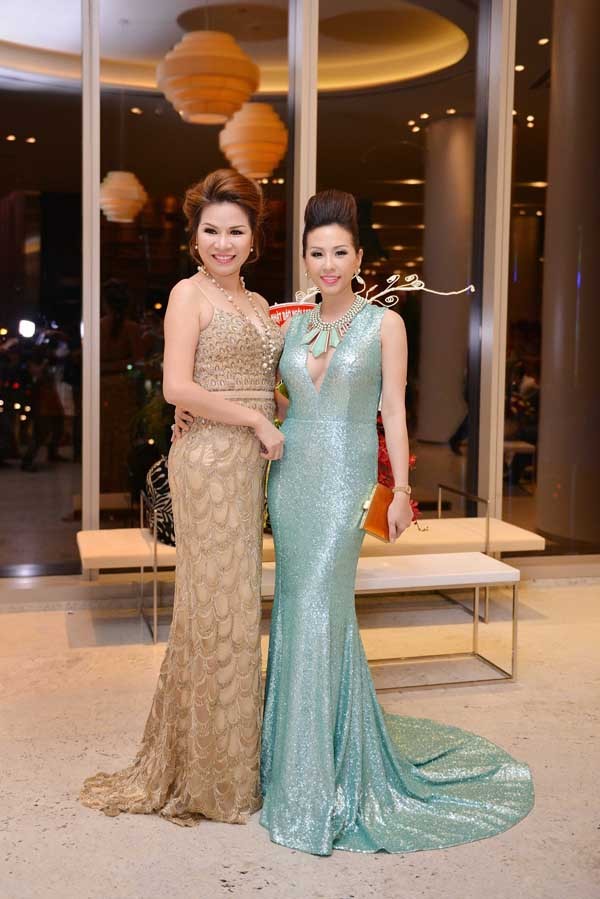 Hoa hậu Thu Hoài bất ngờ khoe vòng một gợi cảm - ảnh 7